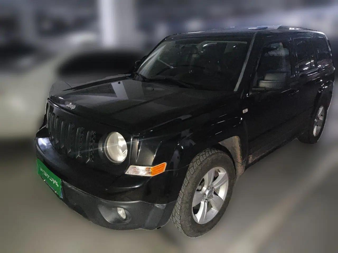 Jeep Patriot 2014 2.4L Luxury Navigation Edition — миниатюра 1