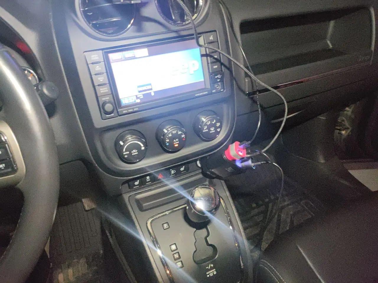 Jeep Patriot 2014 2.4L Luxury Navigation Edition — миниатюра 13