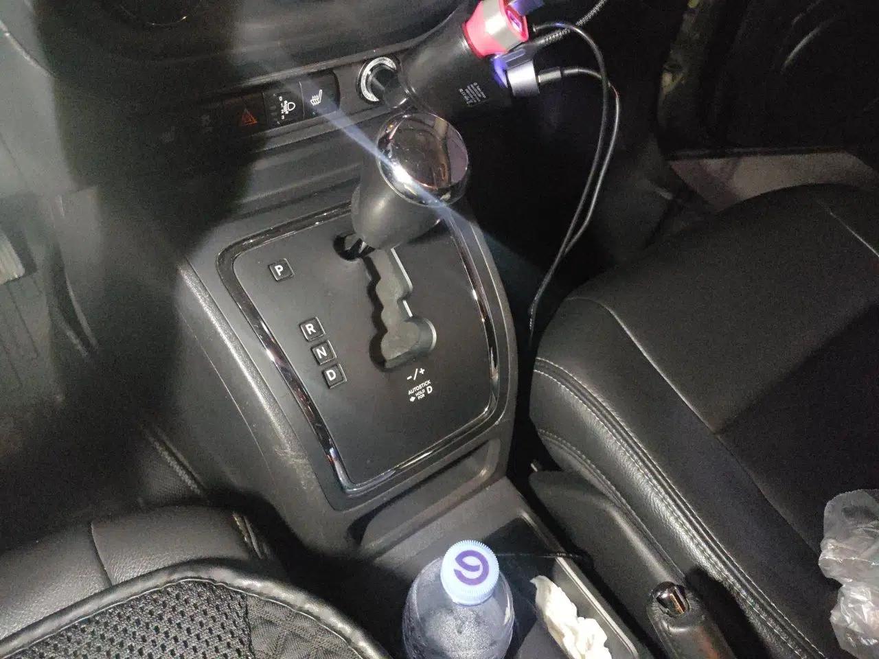 Jeep Patriot 2014 2.4L Luxury Navigation Edition — миниатюра 14