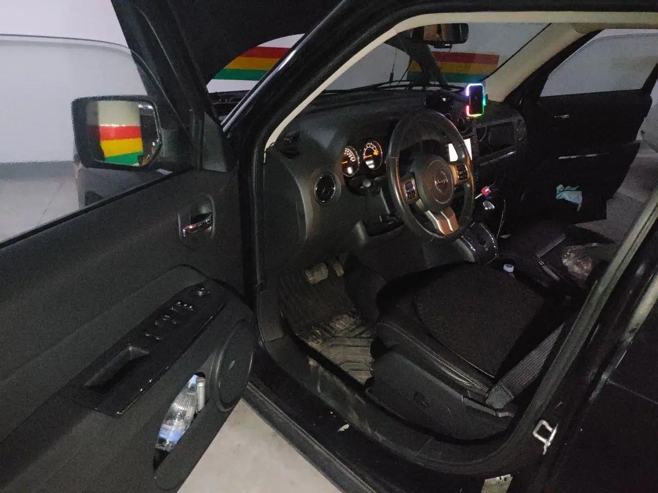 Jeep Patriot 2014 2.4L Luxury Navigation Edition — миниатюра 16