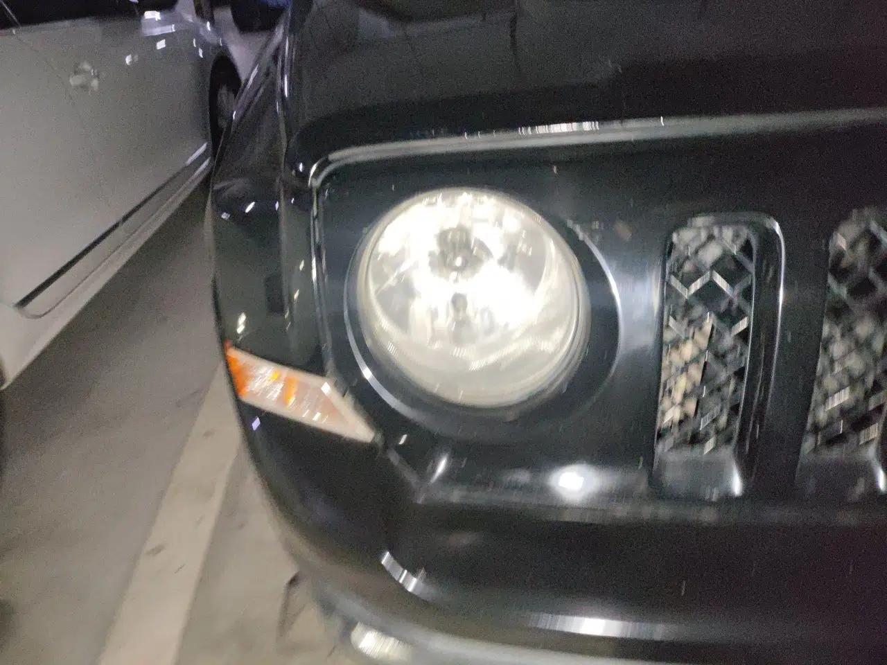 Jeep Patriot 2014 2.4L Luxury Navigation Edition — миниатюра 7