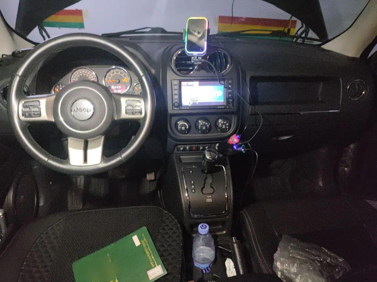 Jeep Patriot 2014 2.4L Luxury Navigation Edition — миниатюра 9