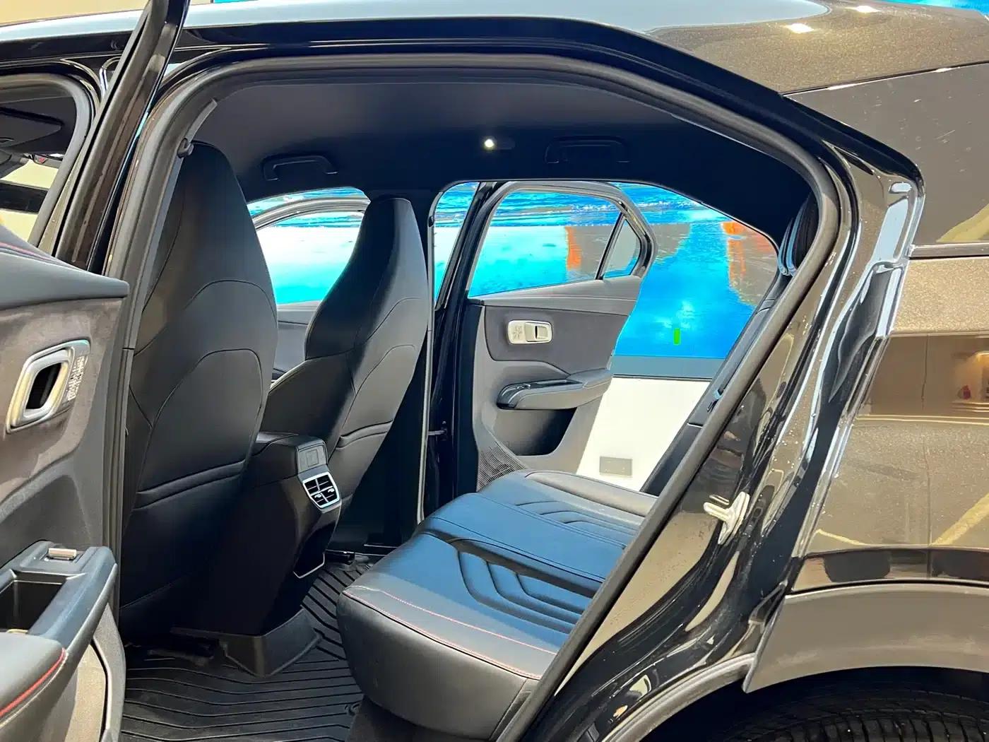 Nezha X 2024 Model 400 Premium Edition — миниатюра 8