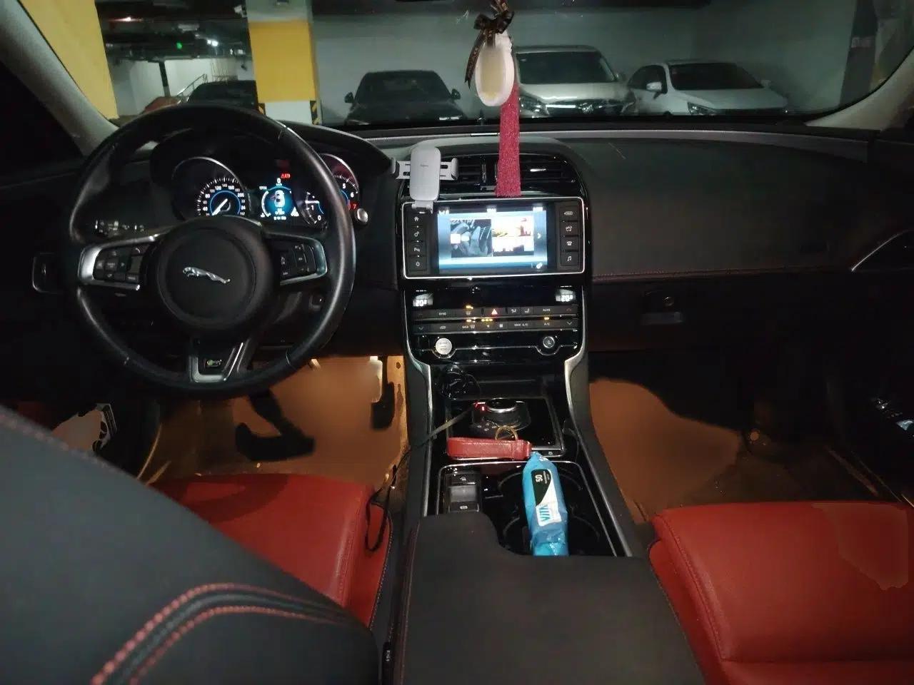 Jaguar XE 2017 2.0T 200 PS R-Sport — миниатюра 18