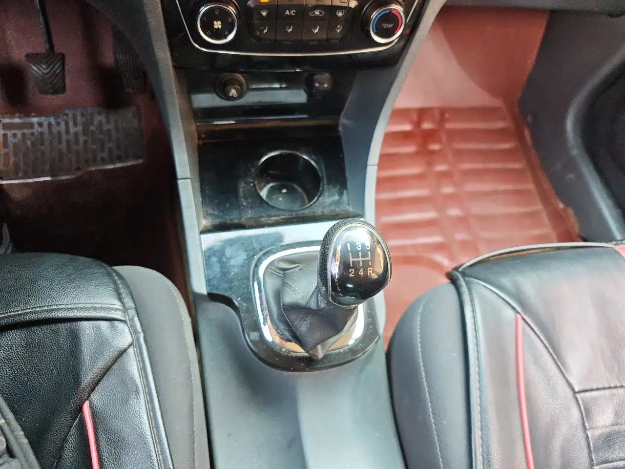 JAC Group Refine M2 2013 1.5L Manual Comfort Model 5 Seats — миниатюра 14