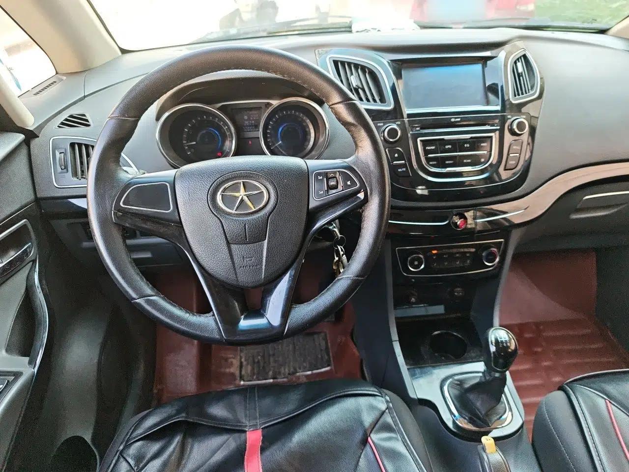 JAC Group Refine M2 2013 1.5L Manual Comfort Model 5 Seats — миниатюра 9