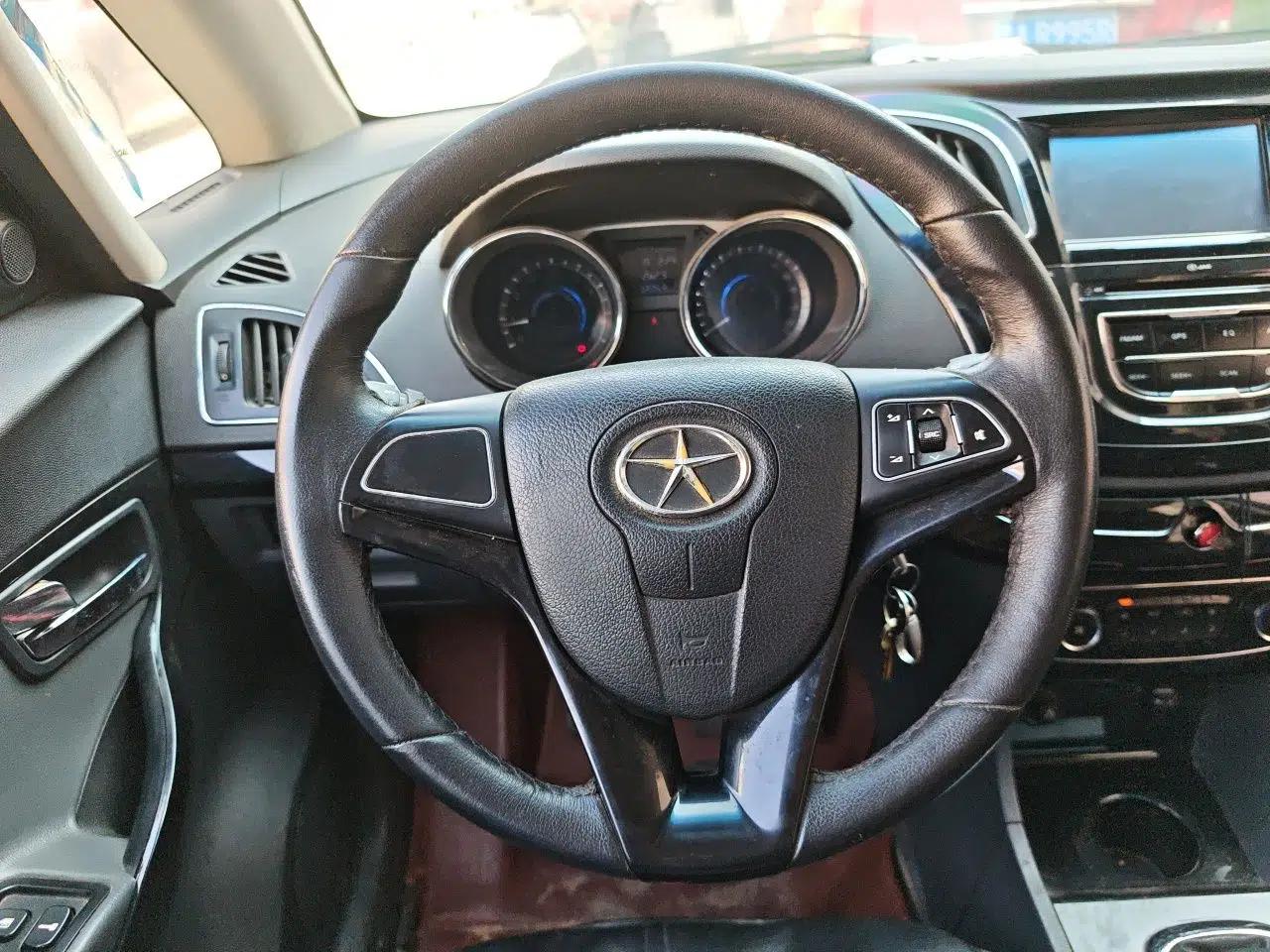 JAC Group Refine M2 2013 1.5L Manual Comfort Model 5 Seats — миниатюра 10