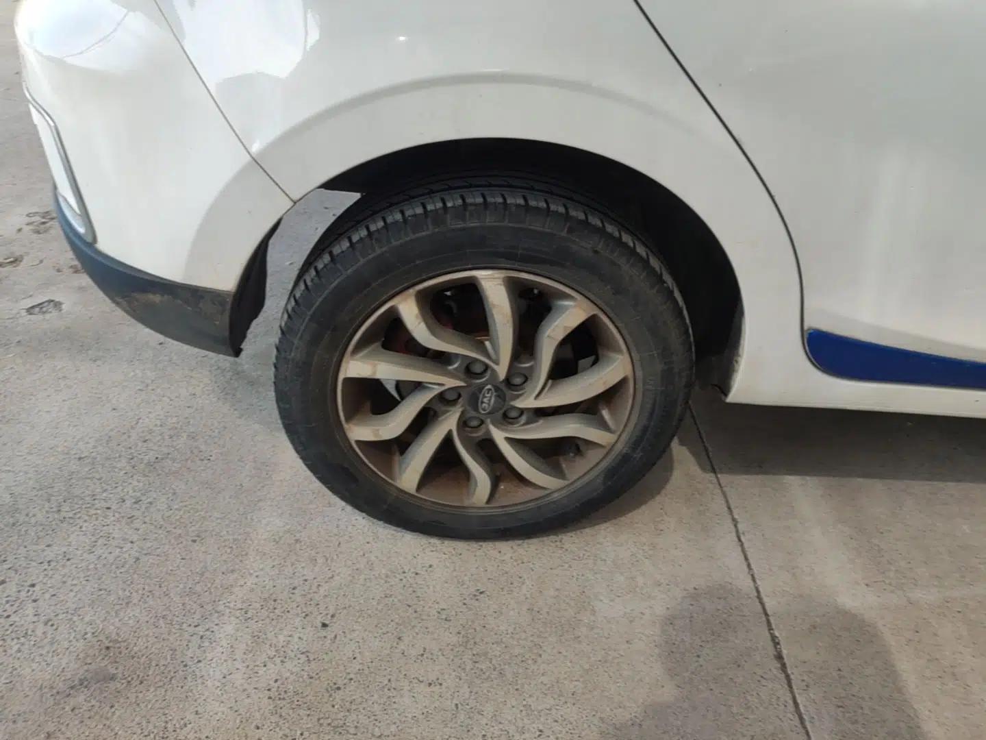 JAC Group iEV7S 2018 Smart Enjoyment Model — миниатюра 11