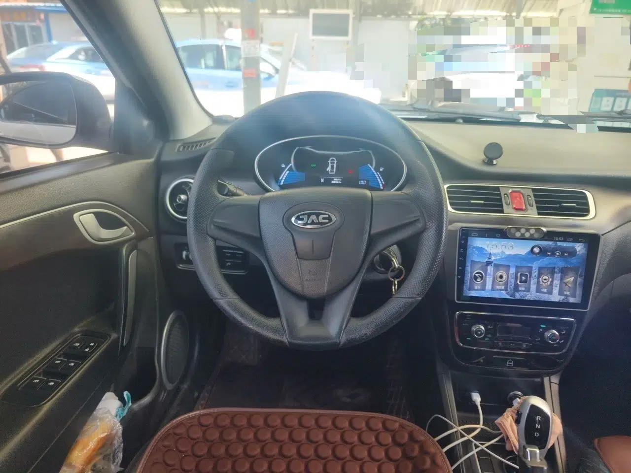 JAC Group iEVA50 2018 Luxury Model — миниатюра 10