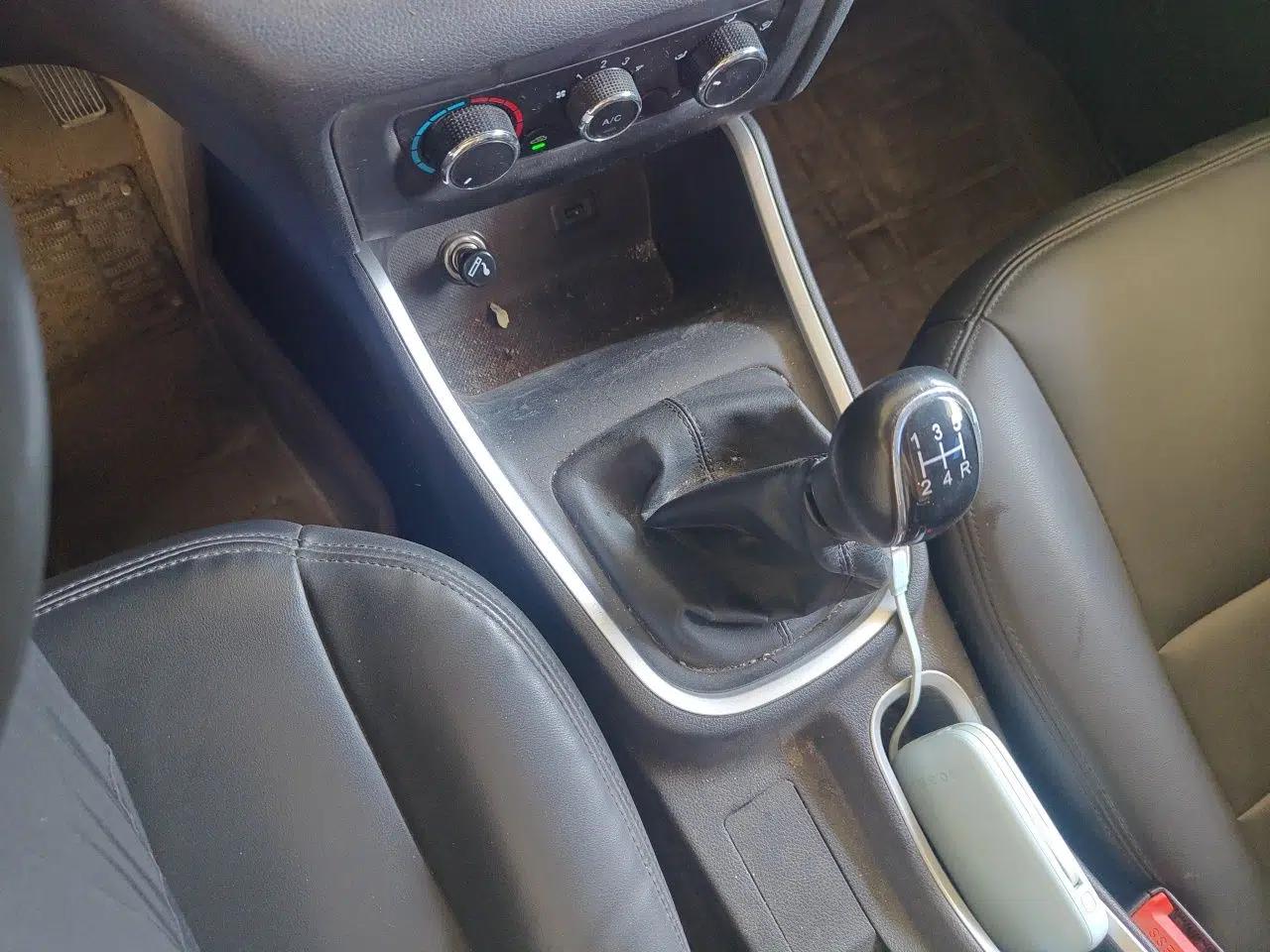 Jinbei Gold Hiace M Classic 2022 1.5L Engineering Lion Passenger Vehicle 5 Seats — миниатюра 14
