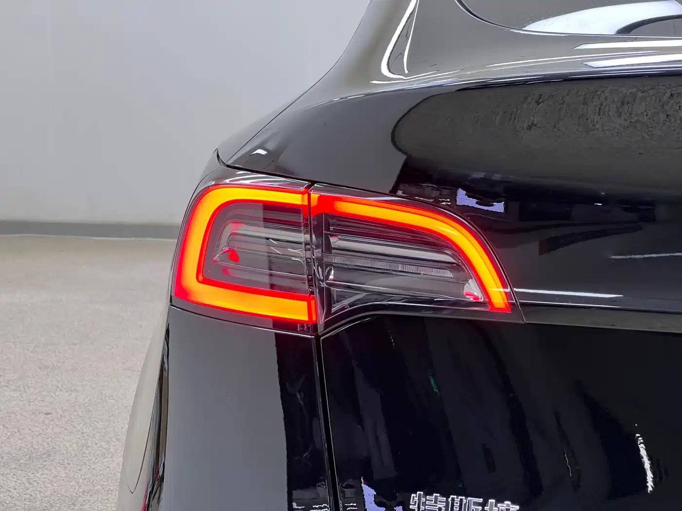Model Y 2022 Facelift Long Range All-Wheel Drive Version — миниатюра 11