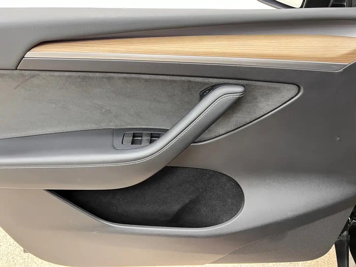 Model Y 2022 Facelift Long Range All-Wheel Drive Version — миниатюра 13