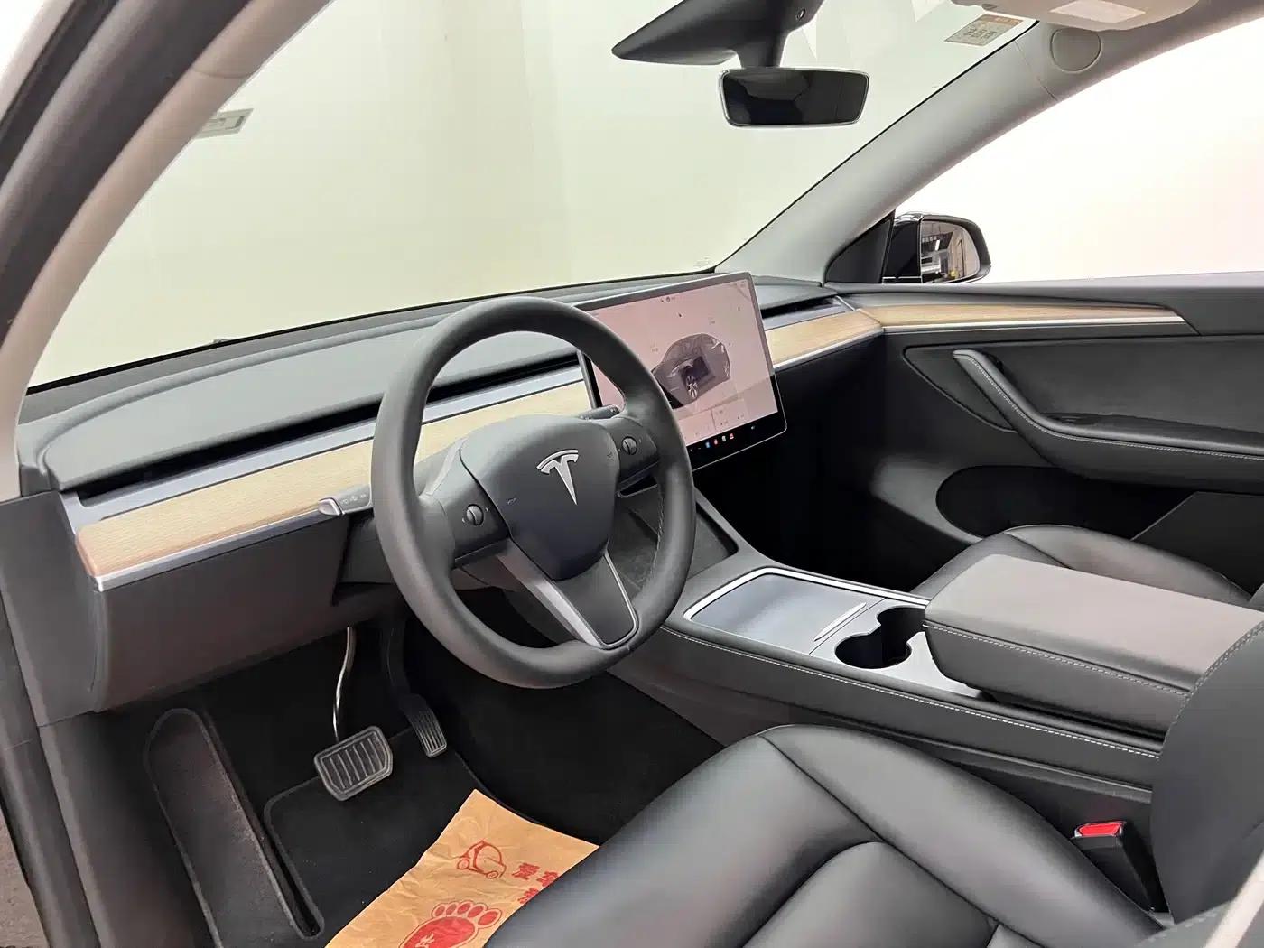 Model Y 2022 Facelift Long Range All-Wheel Drive Version — миниатюра 15