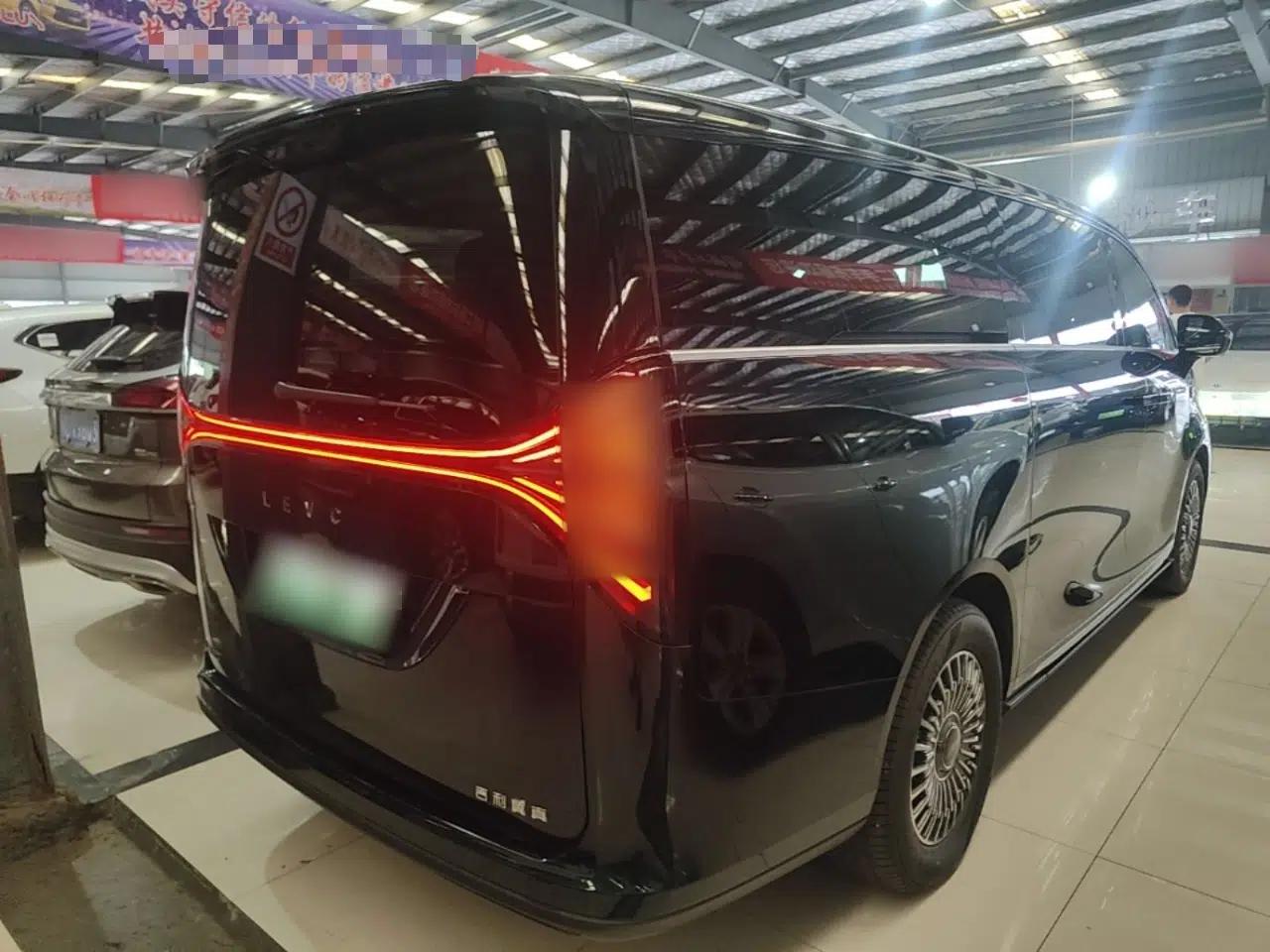 Geely Galaxy LEVC L380 2024 140-Degree 6-Seater All-Wheel-Drive Ultra — миниатюра 6