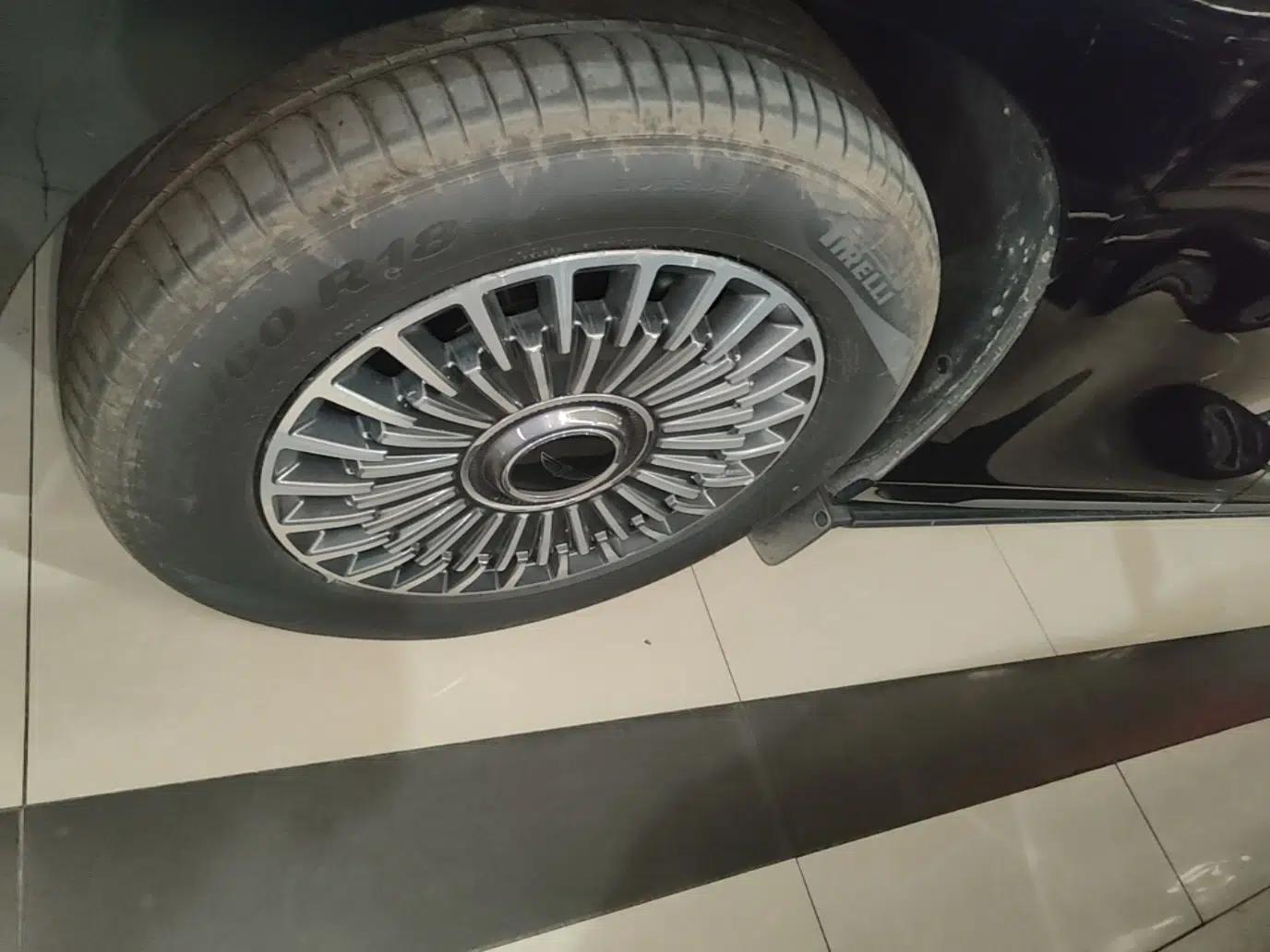 Geely Galaxy LEVC L380 2024 140-Degree 6-Seater All-Wheel-Drive Ultra — миниатюра 10