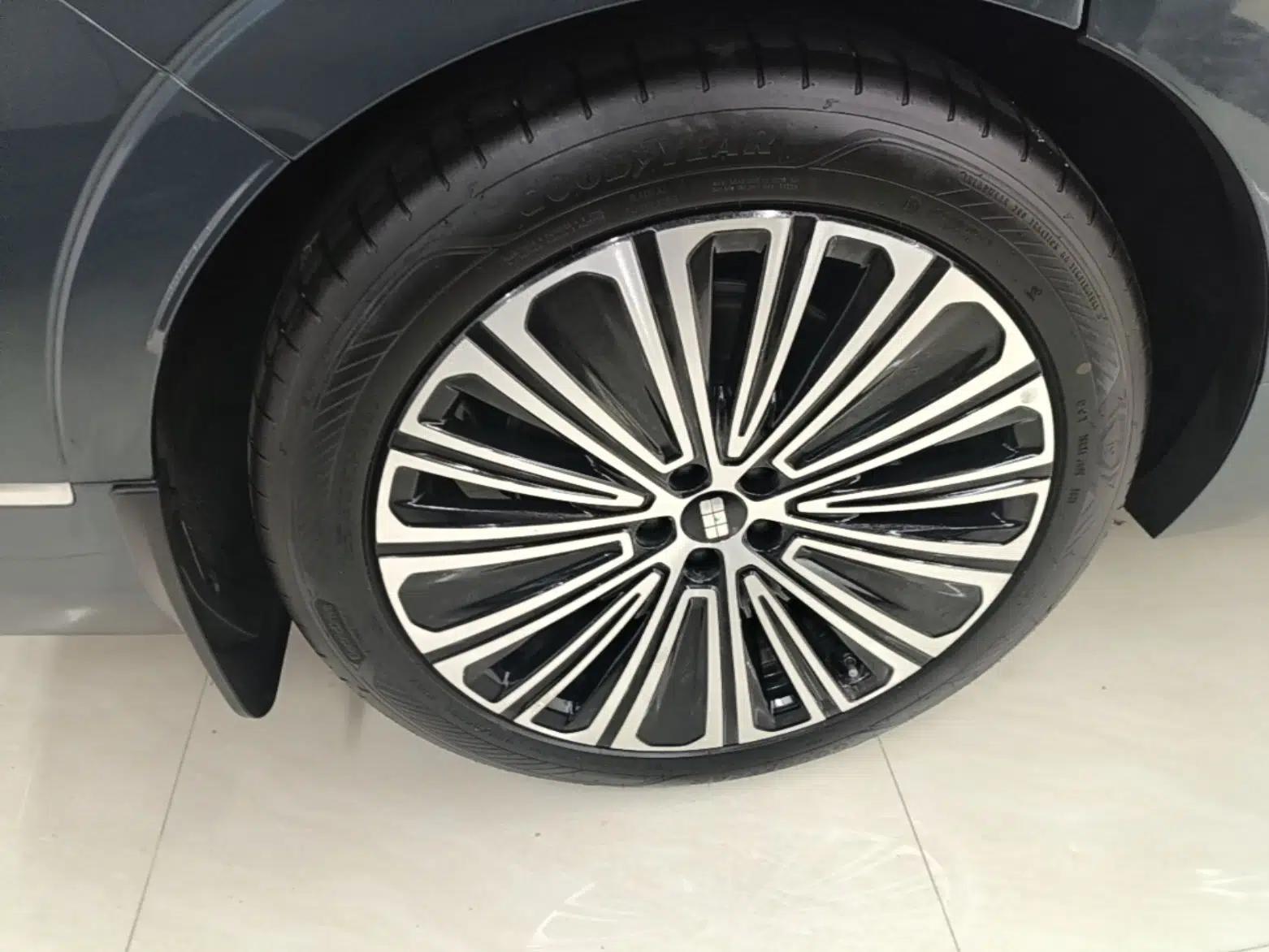 Geely Galaxy M9 2025 Model 210km Four-Wheel-Drive Leading Edition — миниатюра 11