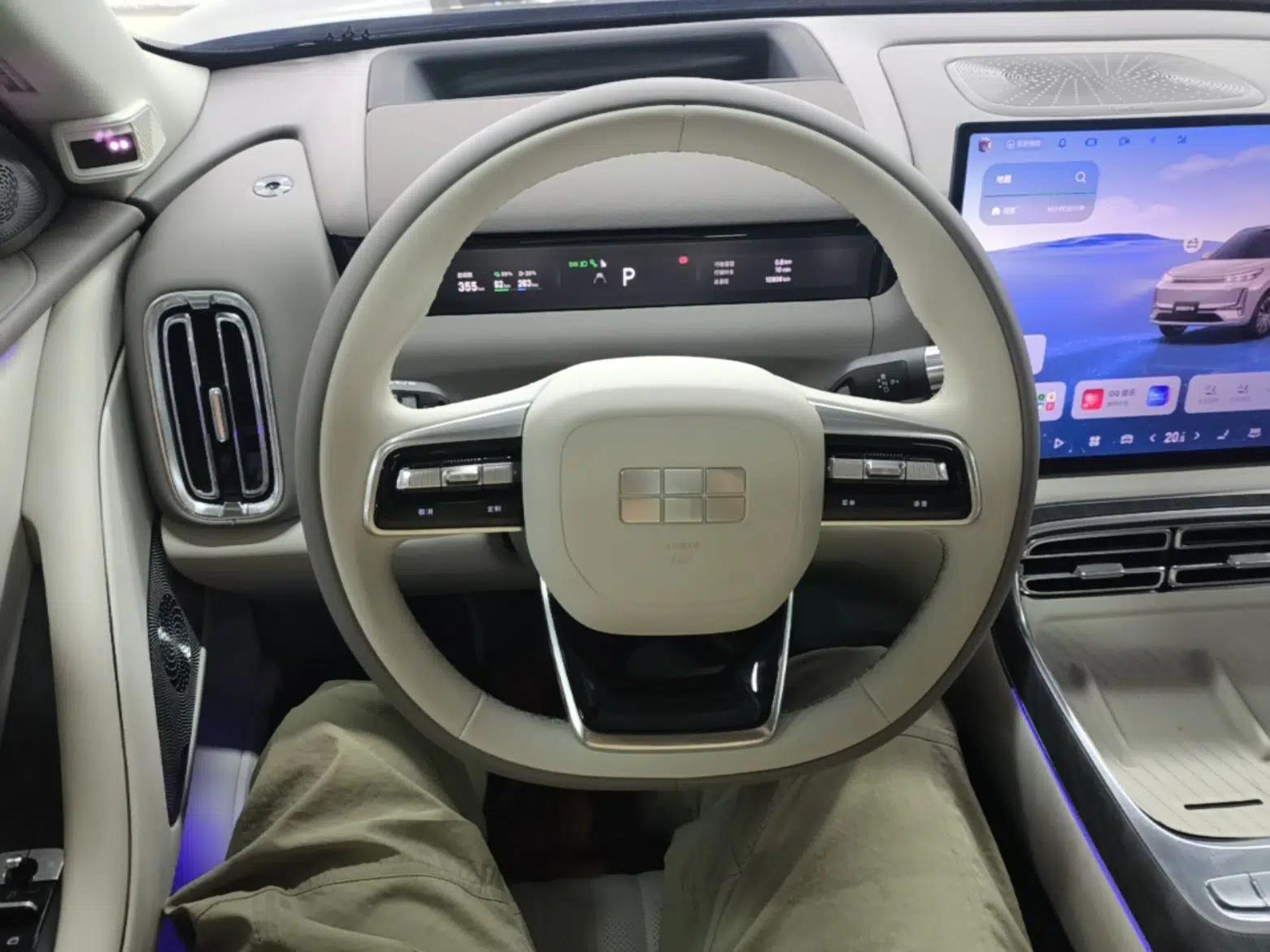 Geely Galaxy M9 2025 Model 210km Four-Wheel-Drive Leading Edition — миниатюра 13