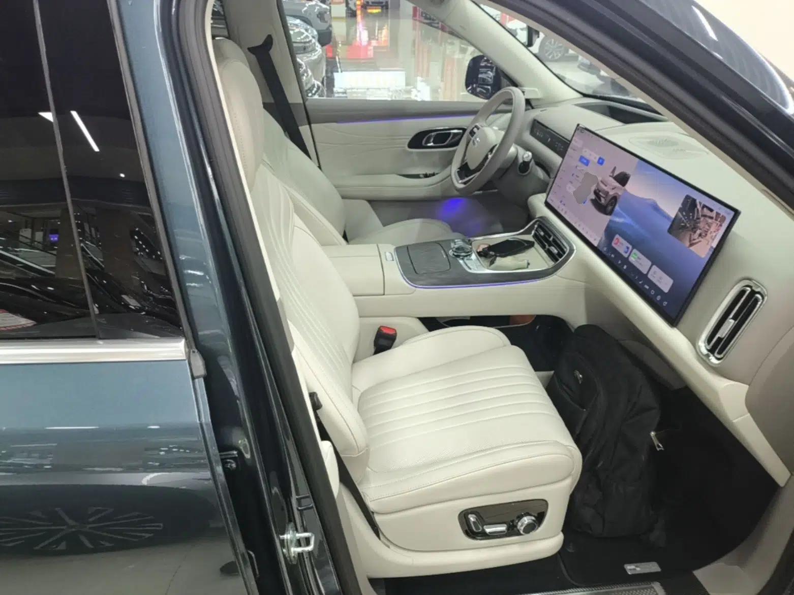 Geely Galaxy M9 2025 Model 210km Four-Wheel-Drive Leading Edition — миниатюра 19