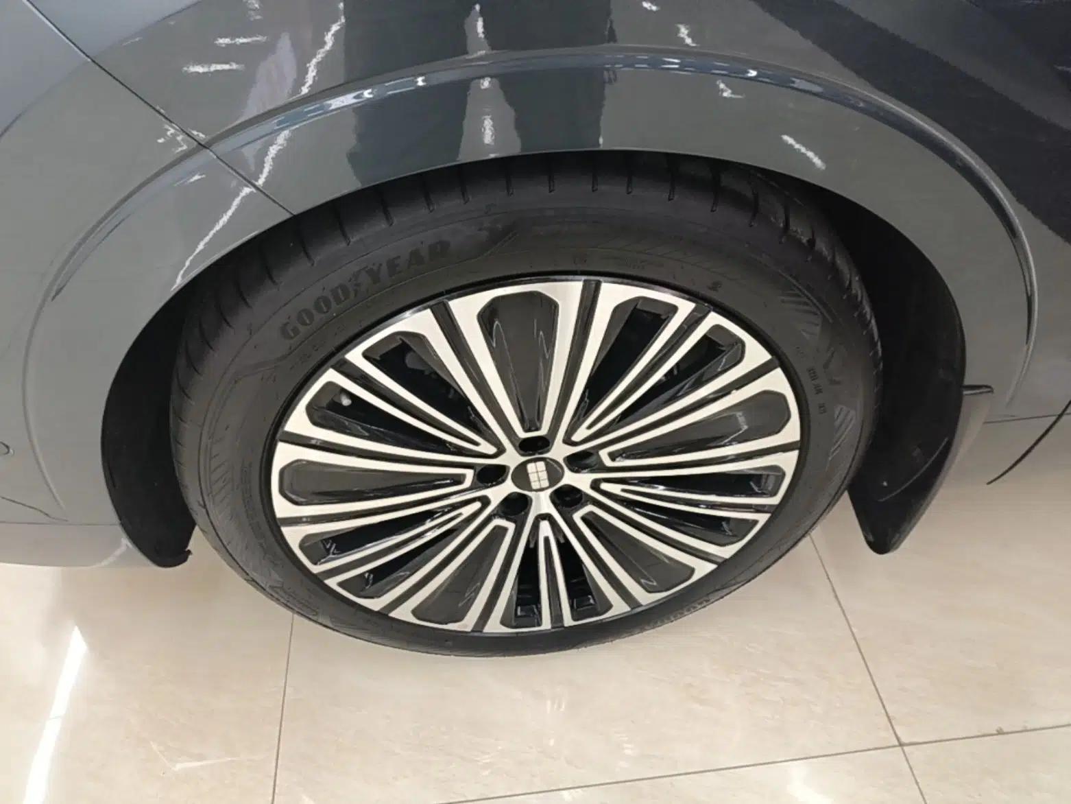Geely Galaxy M9 2025 Model 210km Four-Wheel-Drive Leading Edition — миниатюра 10