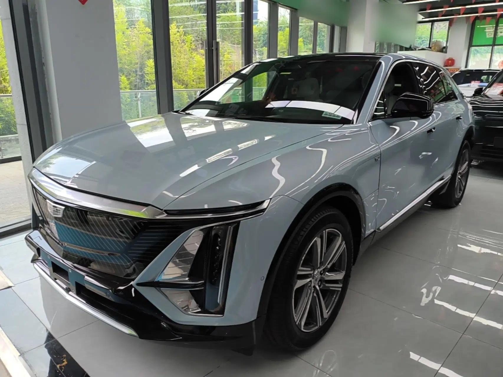 Cadillac LYRIQ 2024 Rear-Drive Standard Range Luxury Edition — миниатюра 1