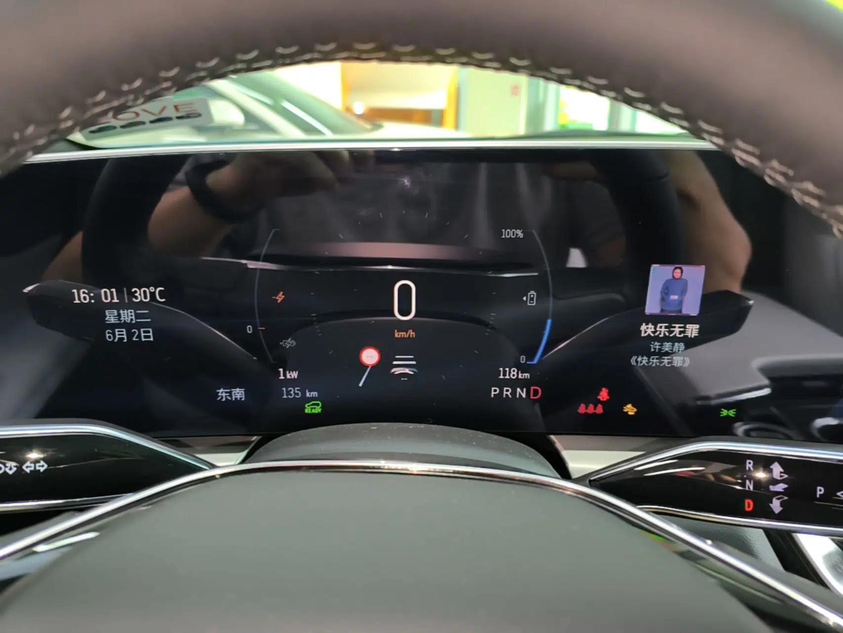 Cadillac LYRIQ 2024 Rear-Drive Standard Range Luxury Edition — миниатюра 14
