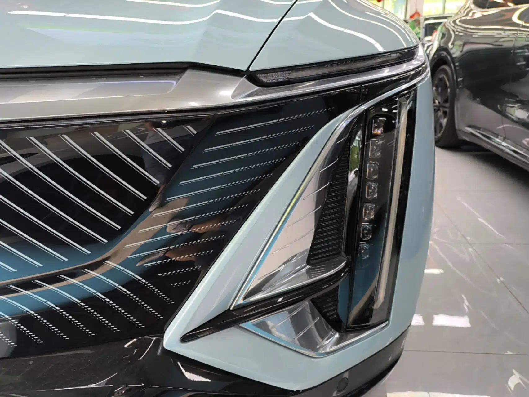 Cadillac LYRIQ 2024 Rear-Drive Standard Range Luxury Edition — миниатюра 8