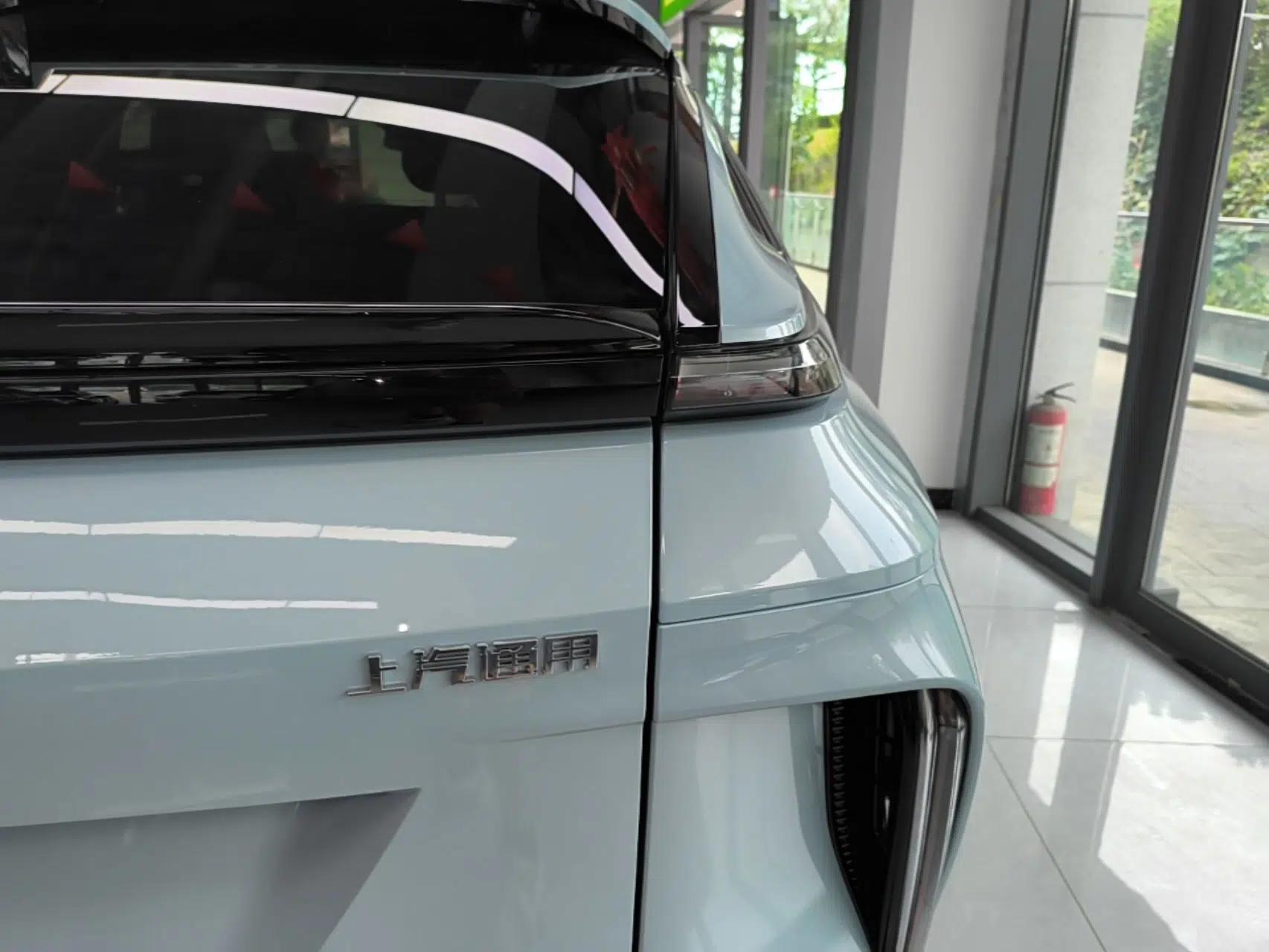Cadillac LYRIQ 2024 Rear-Drive Standard Range Luxury Edition — миниатюра 9