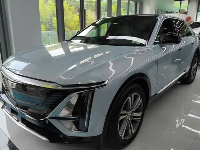 Cadillac LYRIQ 2024 Rear-Drive Standard Range Luxury Edition