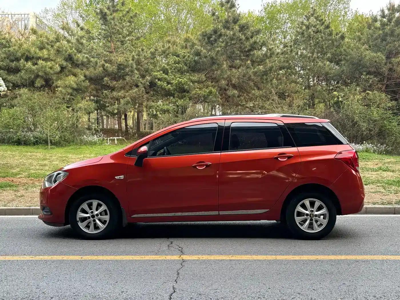 Chevrolet Aveo RV 2016 1.5L Manual Comfort Edition — миниатюра 3