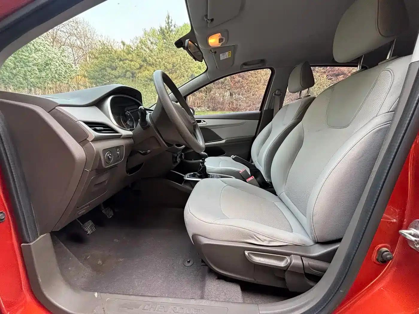 Chevrolet Aveo RV 2016 1.5L Manual Comfort Edition — миниатюра 7