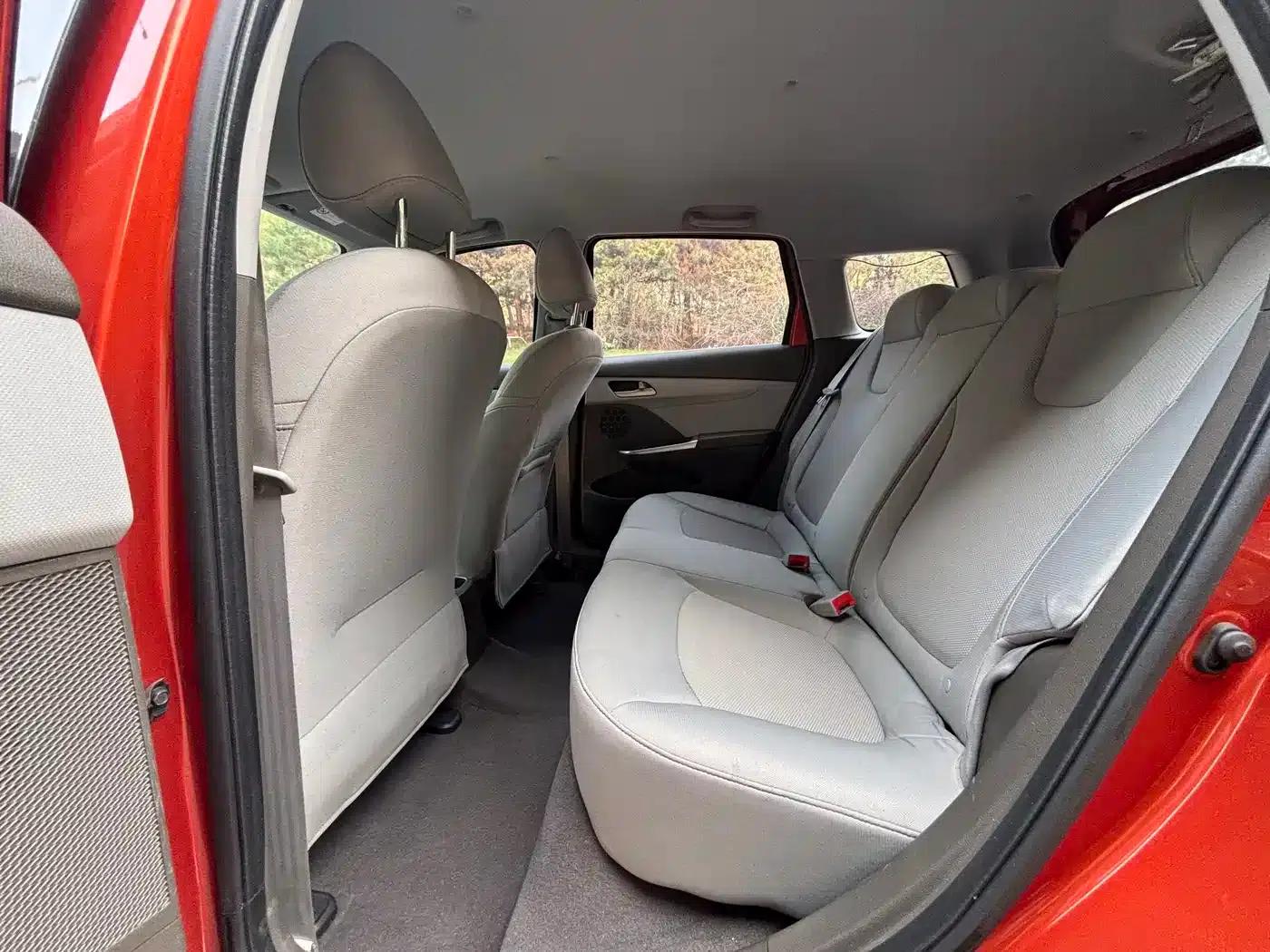Chevrolet Aveo RV 2016 1.5L Manual Comfort Edition — миниатюра 8