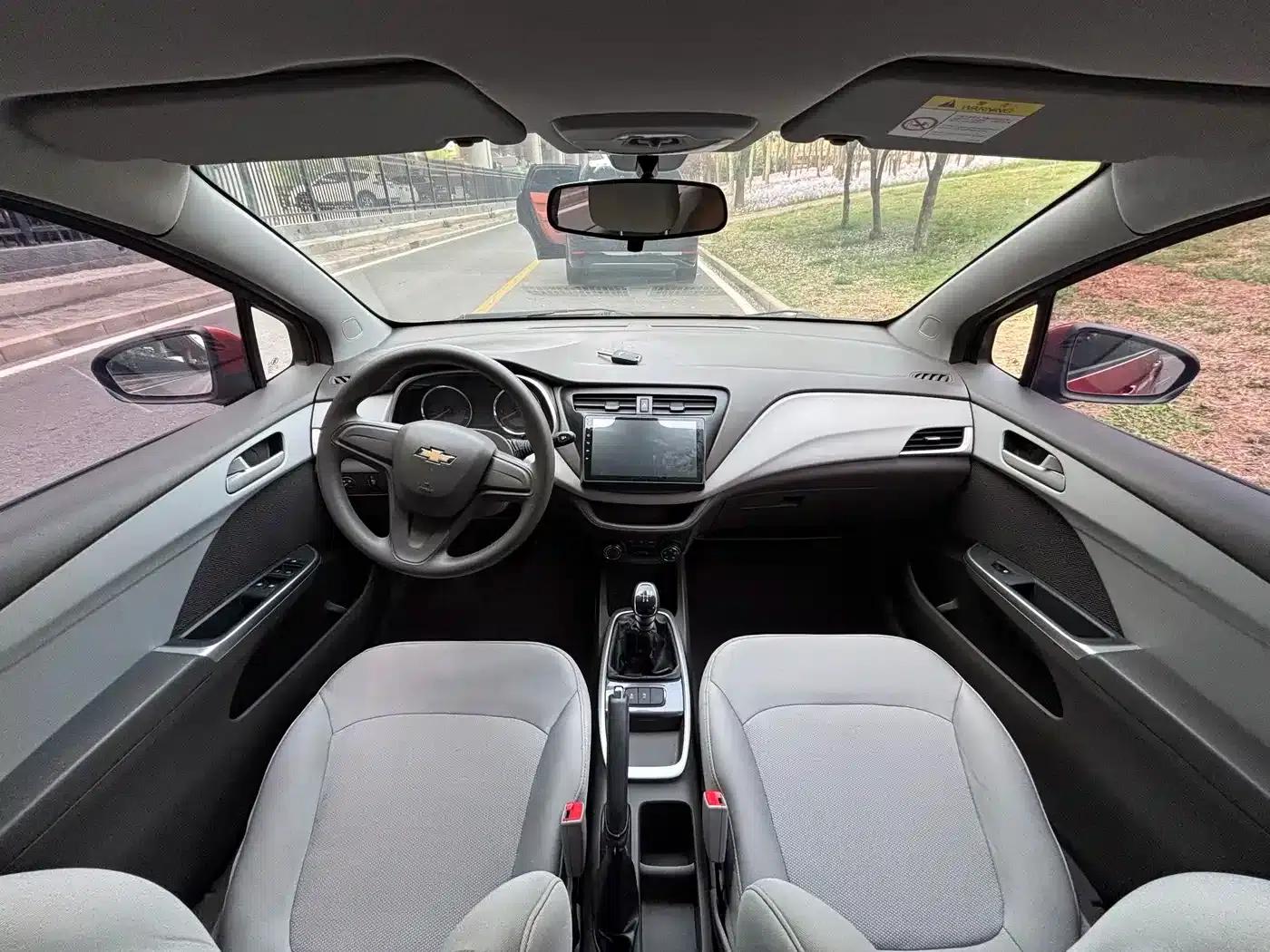 Chevrolet Aveo RV 2016 1.5L Manual Comfort Edition — миниатюра 9
