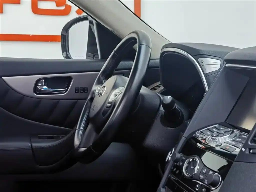 Infiniti QX70 2018 3.7L Automatic — миниатюра 19