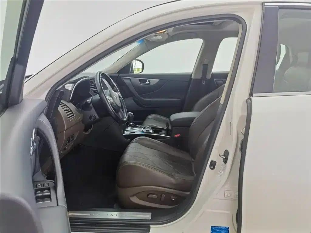 Infiniti QX70 2018 3.7L Automatic — миниатюра 22