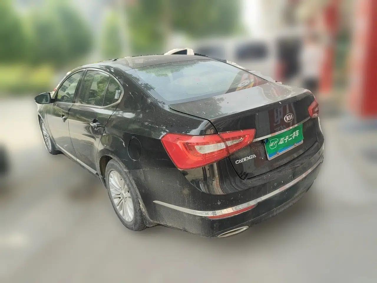 Kia Cadenza 2013 2.4L Business Sunroof Version China V Standard — миниатюра 4