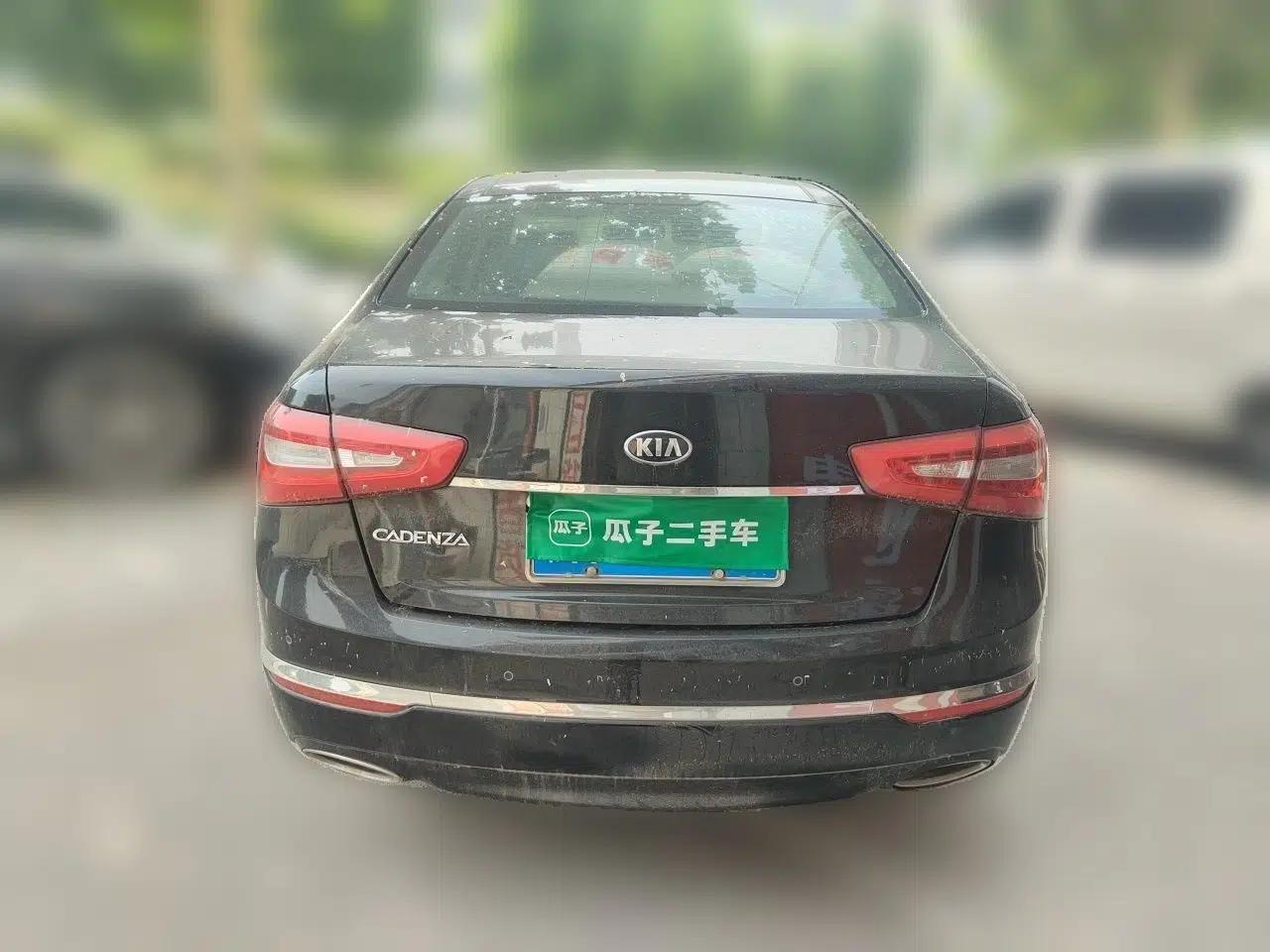 Kia Cadenza 2013 2.4L Business Sunroof Version China V Standard — миниатюра 5