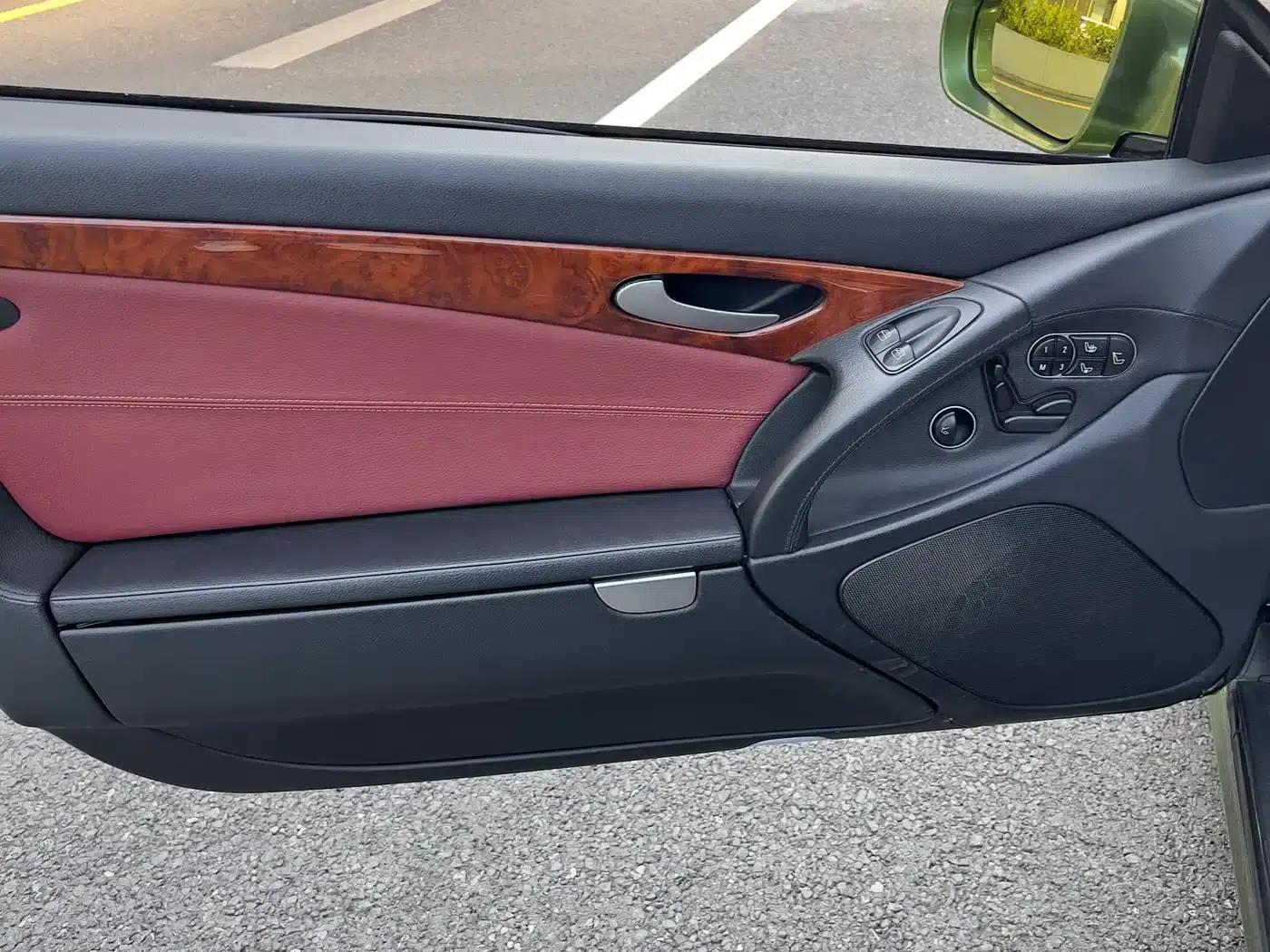 Mercedes-Benz SL-Class 2010 SL 300 — миниатюра 8