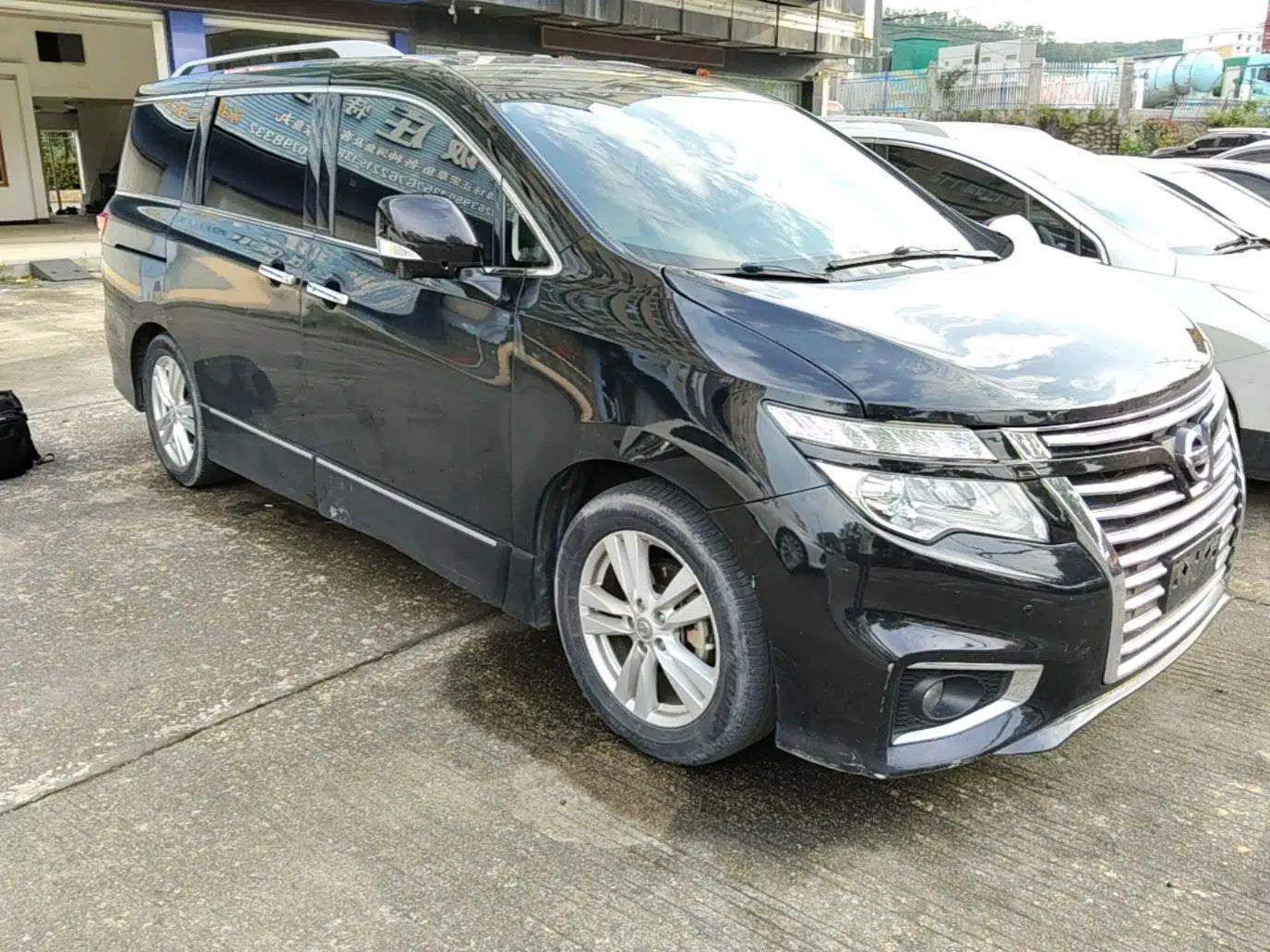 Nissan Quest 2015 3.5L SL — миниатюра 3