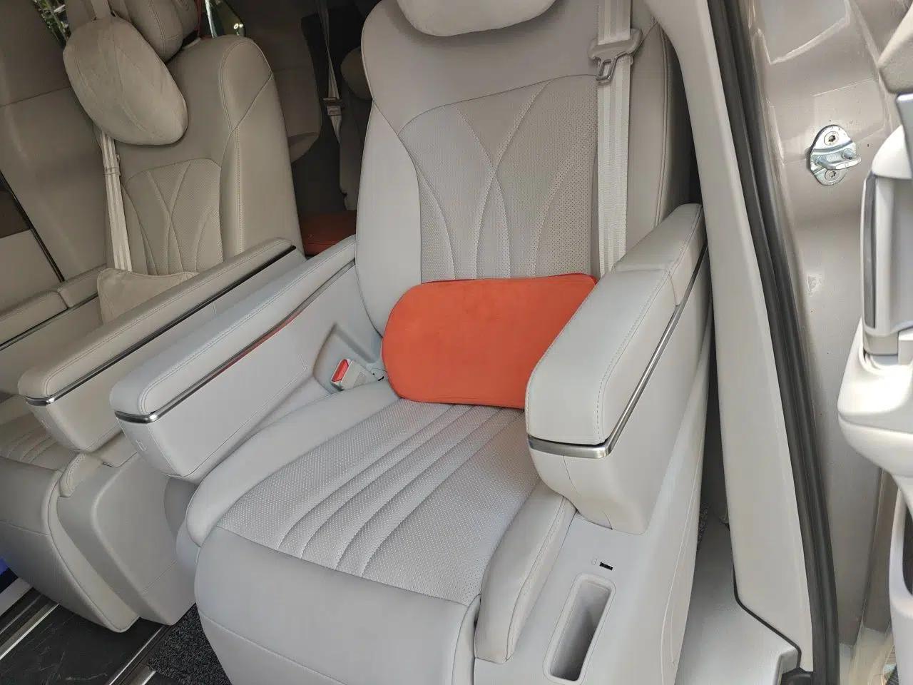 Roewe iMAX8 New Energy 2025 1.5T DMH Lu Zun Deluxe Edition — миниатюра 17