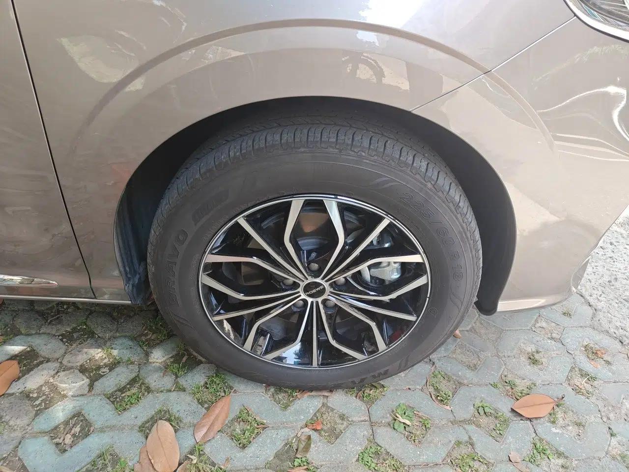 Roewe iMAX8 New Energy 2025 1.5T DMH Lu Zun Deluxe Edition — миниатюра 8