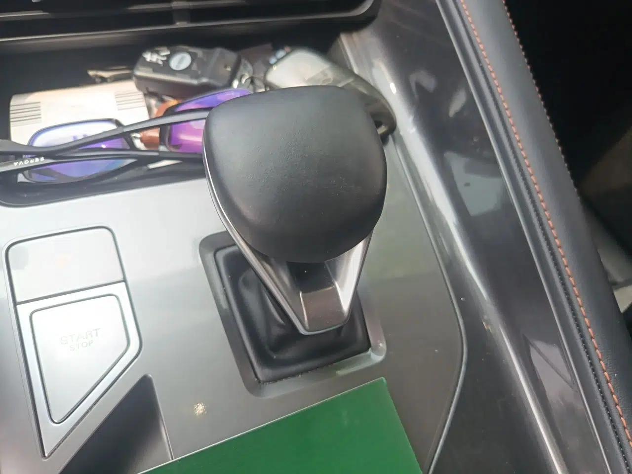Roewe D5X DMH 2024 135 Luxury Edition — миниатюра 14