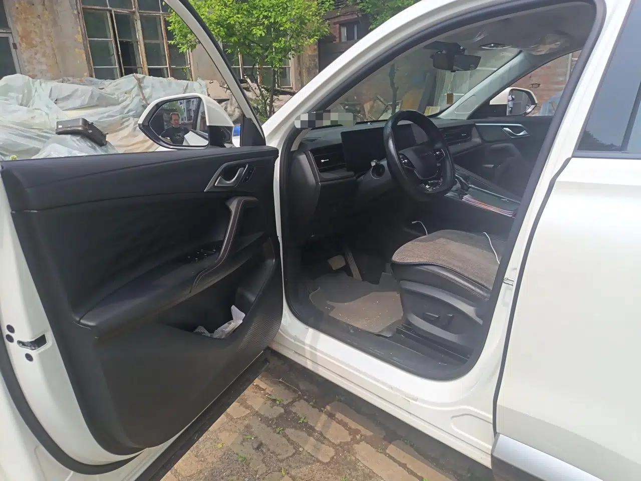 Roewe D5X DMH 2024 135 Luxury Edition — миниатюра 16