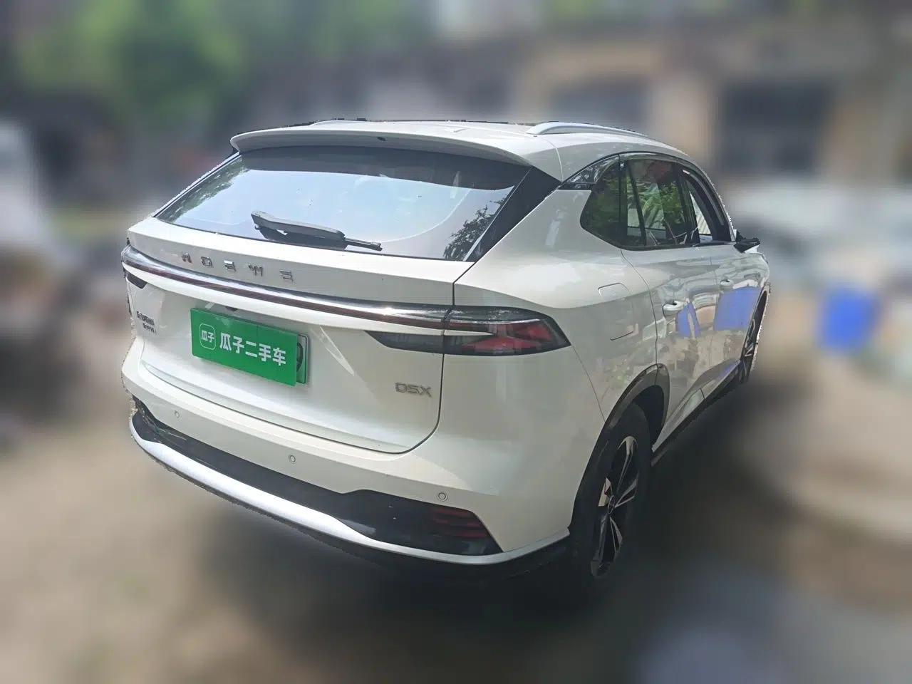 Roewe D5X DMH 2024 135 Luxury Edition — миниатюра 6