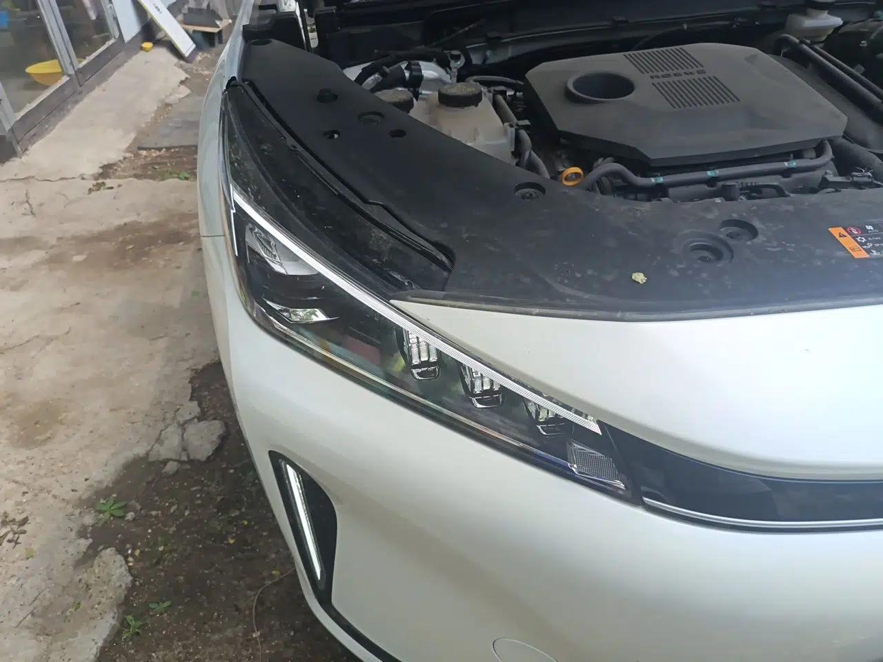 Roewe D5X DMH 2024 135 Luxury Edition — миниатюра 7