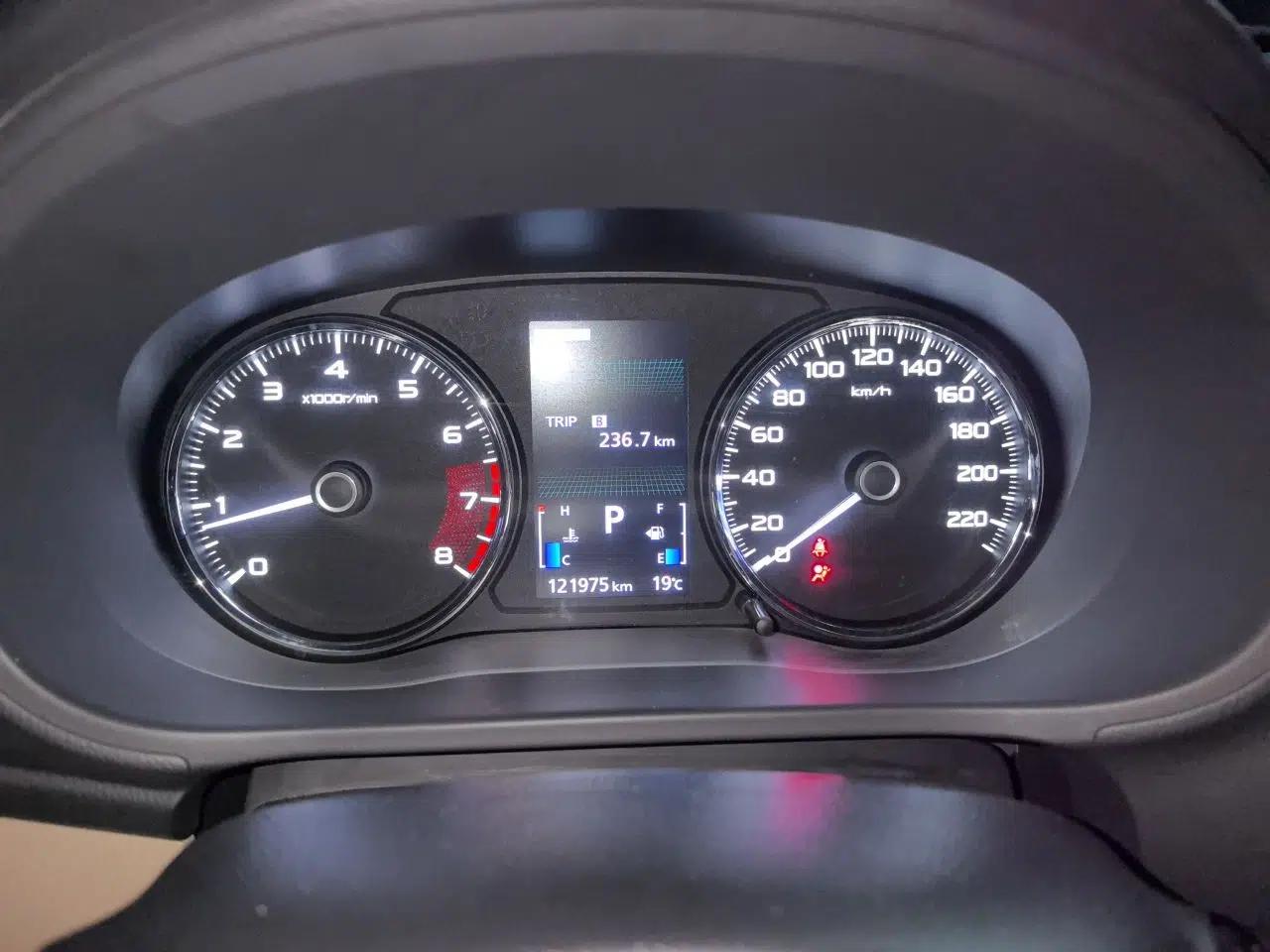 Mitsubishi Pajero Sport — миниатюра 11