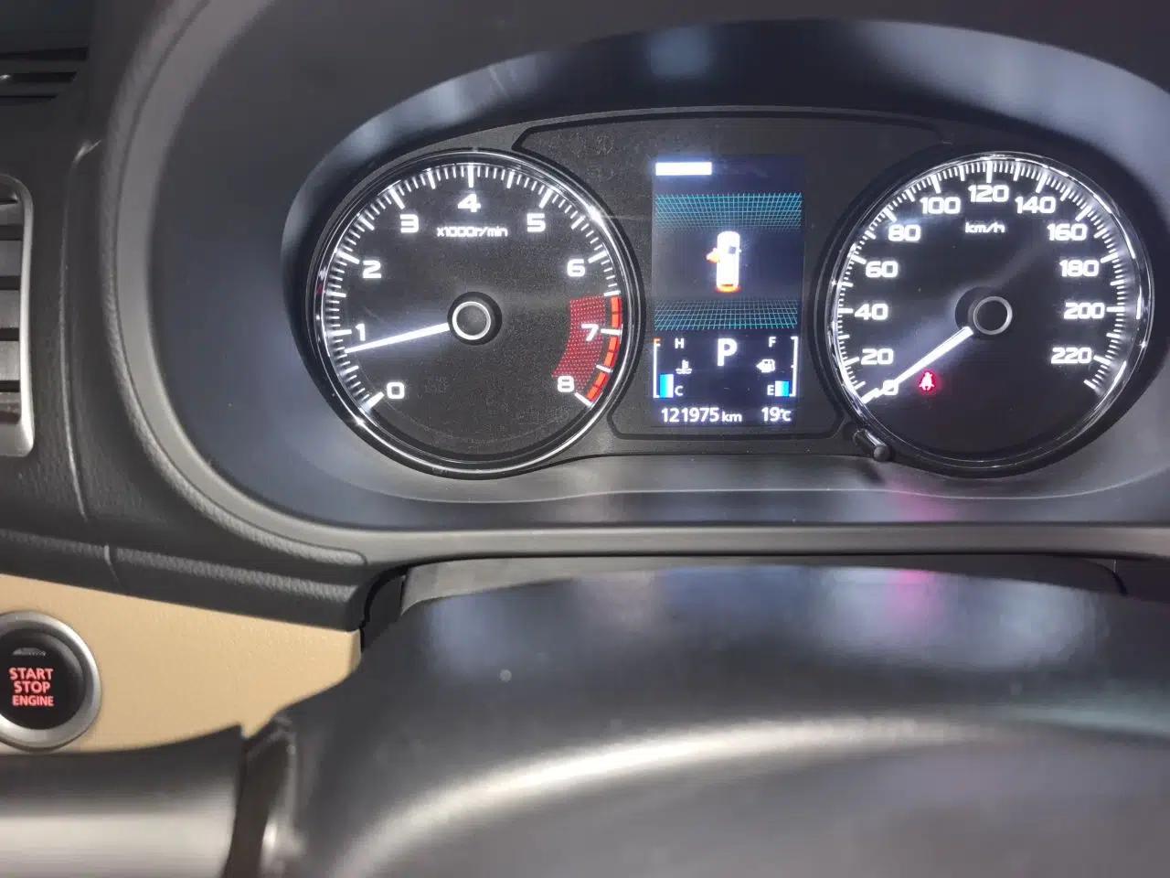 Mitsubishi Pajero Sport — миниатюра 12