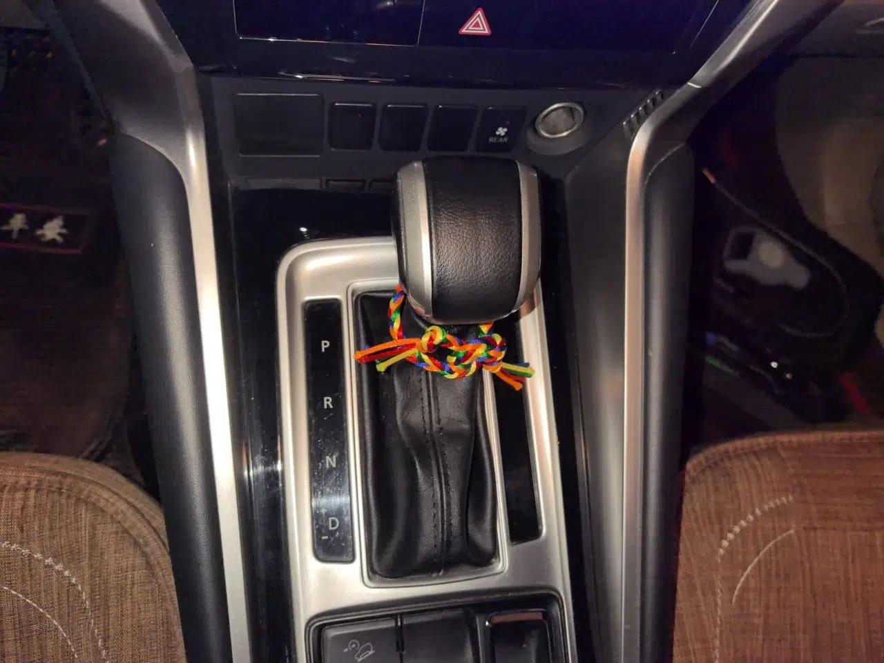 Mitsubishi Pajero Sport — миниатюра 14