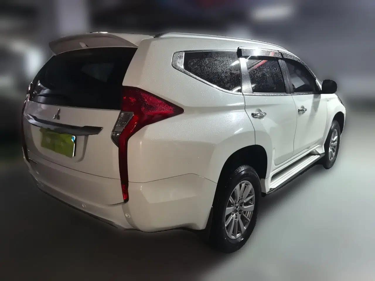 Mitsubishi Pajero Sport — миниатюра 6