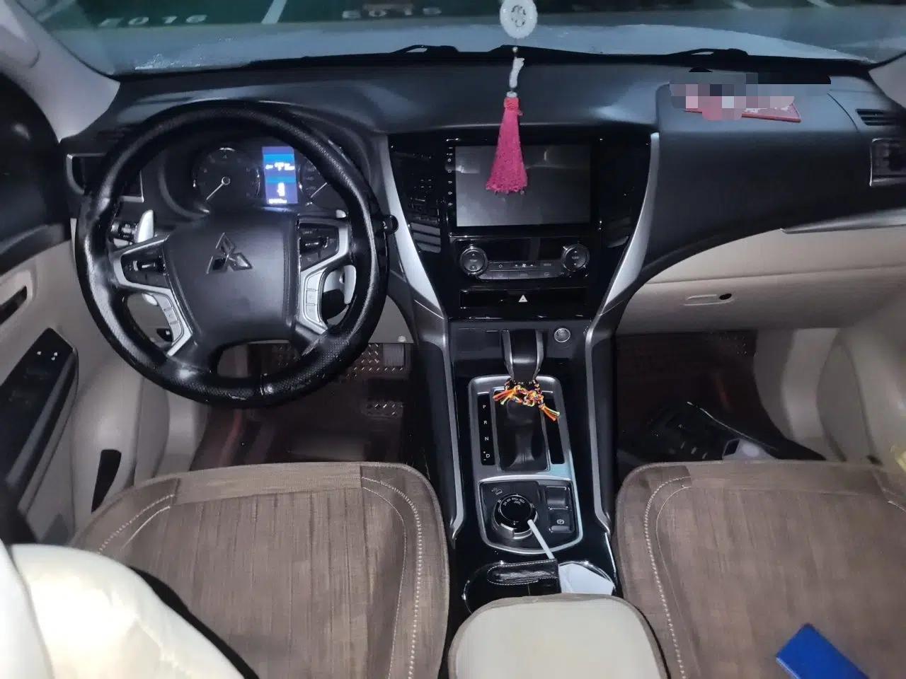 Mitsubishi Pajero Sport — миниатюра 9