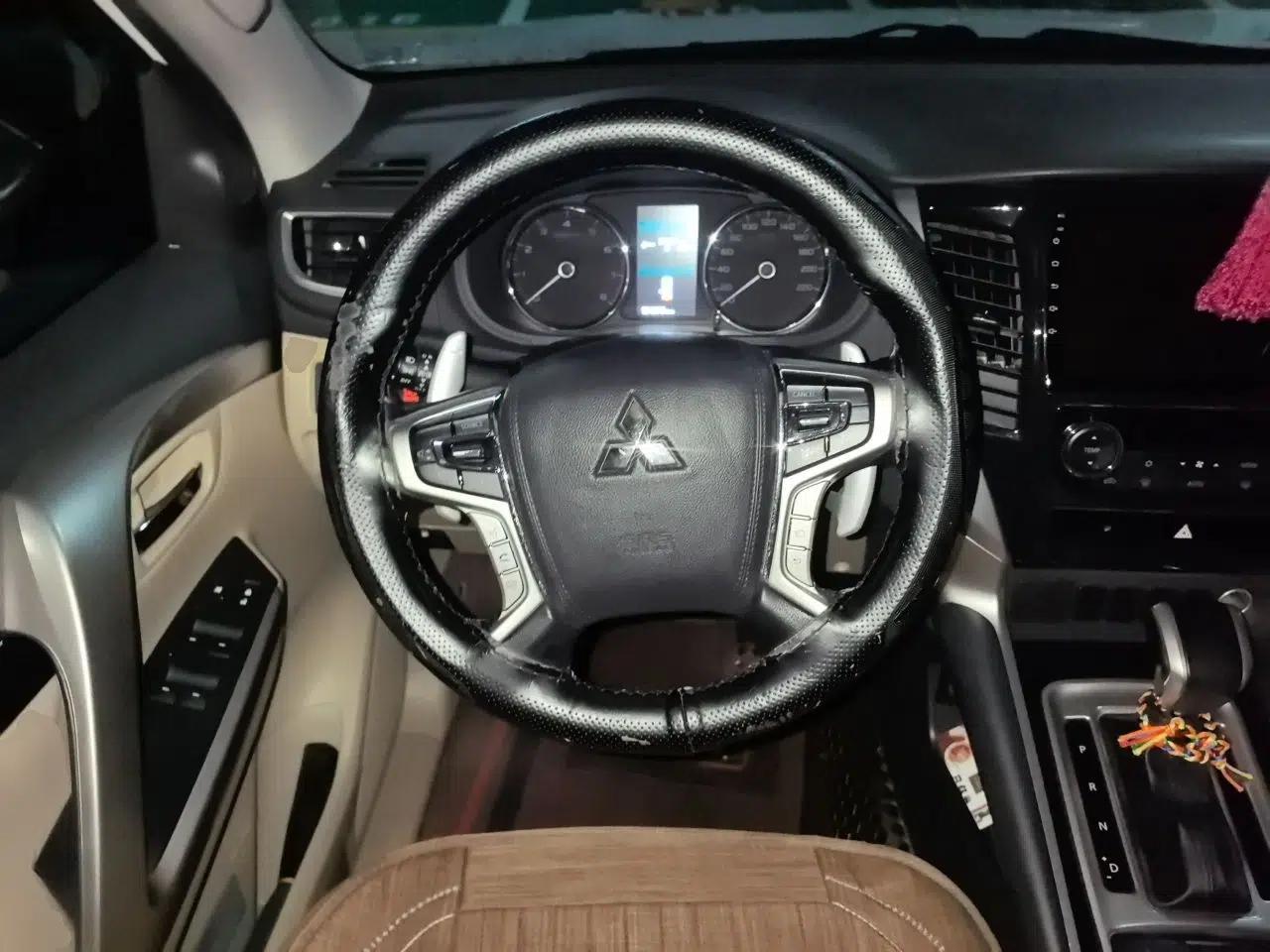 Mitsubishi Pajero Sport — миниатюра 10